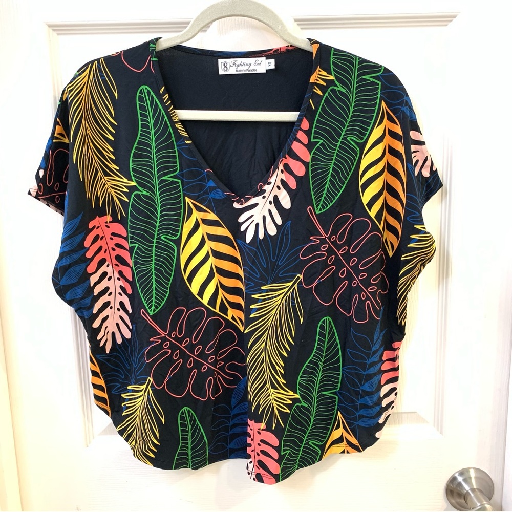 Fighting Eel Leaves Spandex V-Neck Top
